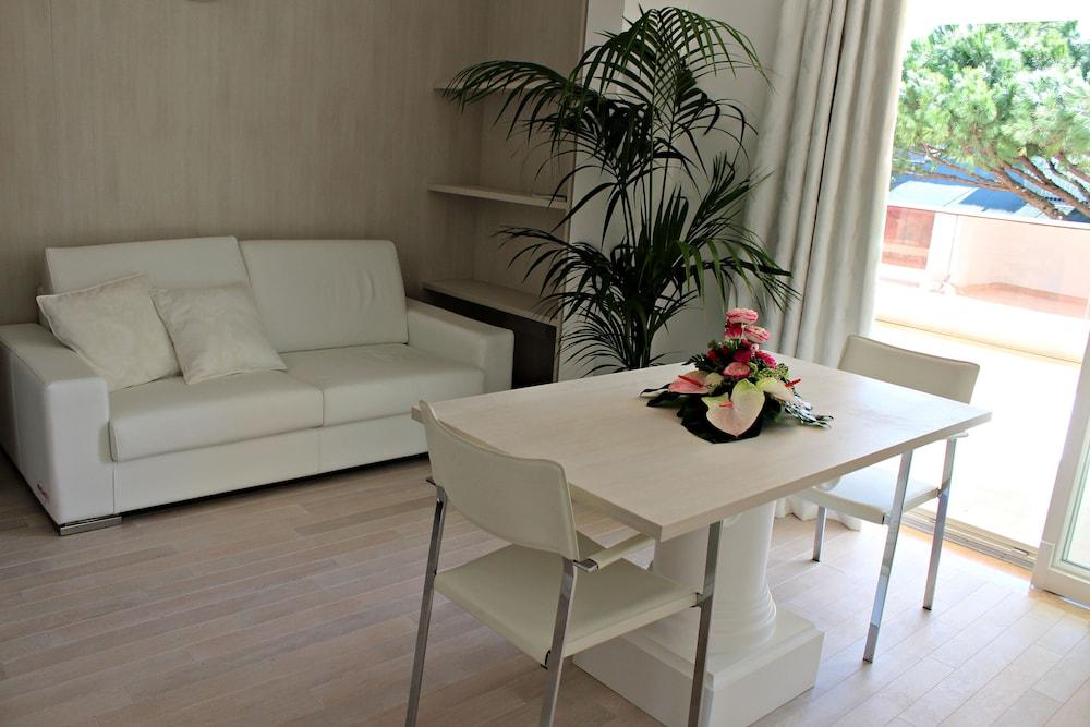Boutique Hotel Paradiso Bovelacci Milano Marittima Exterior photo
